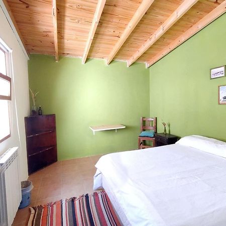 Hostel Yatel El Calafate Bagian luar foto