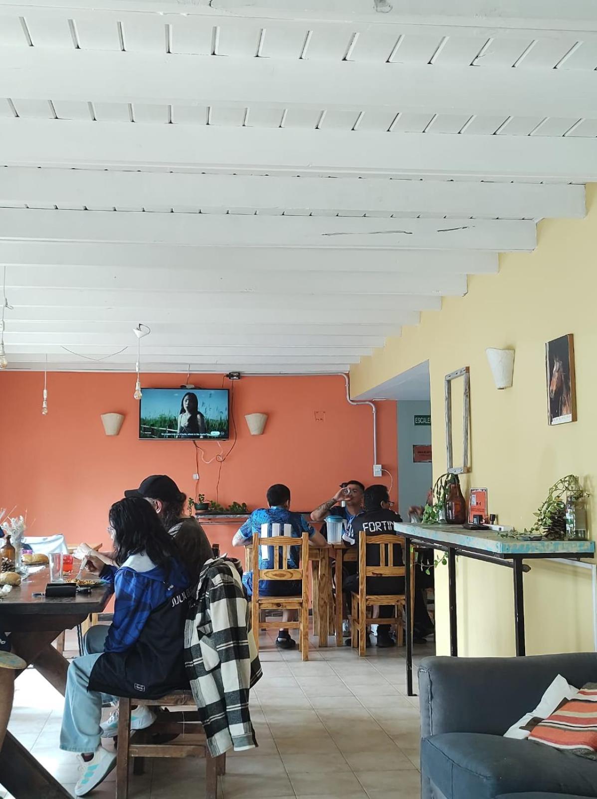 Hostel Yatel El Calafate Bagian luar foto