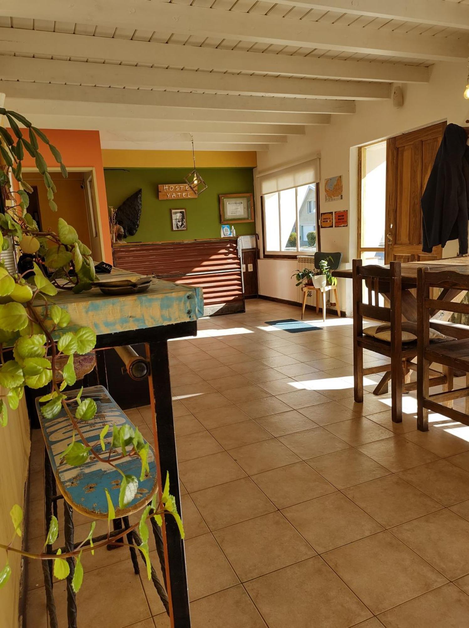 Hostel Yatel El Calafate Bagian luar foto